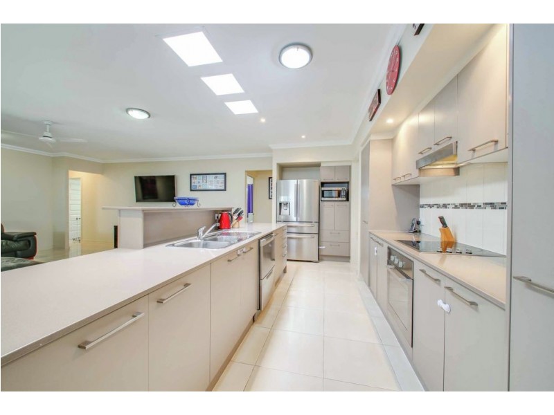 56 Swan Parade, Warner QLD 4500