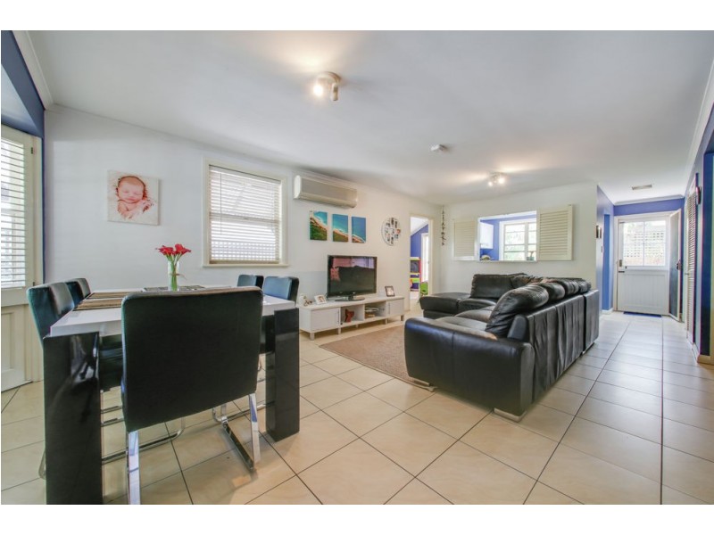 2/10 Pepperina Place, Fitzgibbon QLD 4018