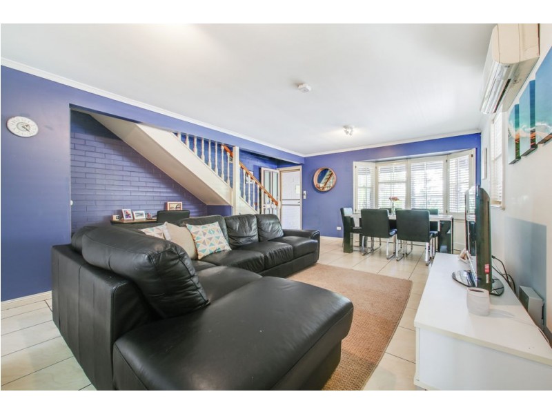 2/10 Pepperina Place, Fitzgibbon QLD 4018