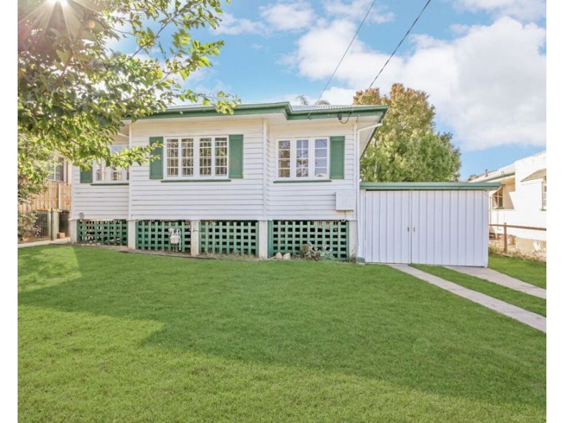 11 Sunny Avenue, Wavell Heights QLD 4012