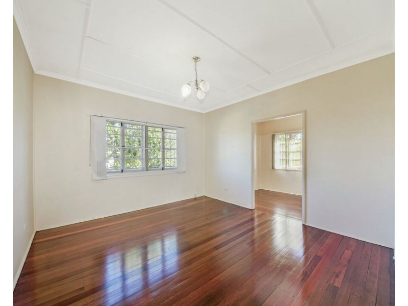 11 Sunny Avenue, Wavell Heights QLD 4012