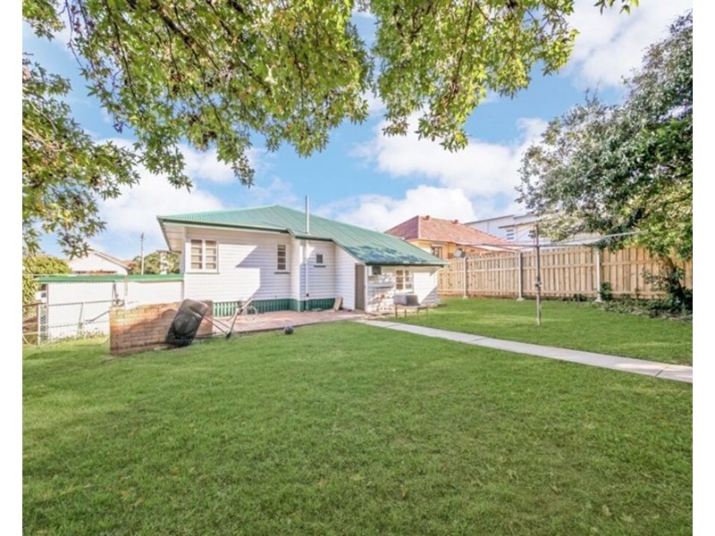 11 Sunny Avenue, Wavell Heights QLD 4012