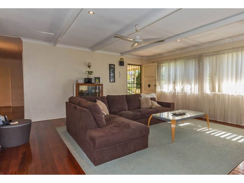 2 Malvern Street, Albany Creek QLD 4035