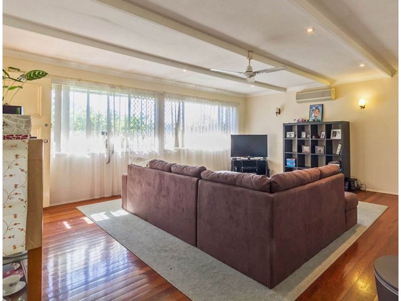 2 Malvern Street, Albany Creek QLD 4035