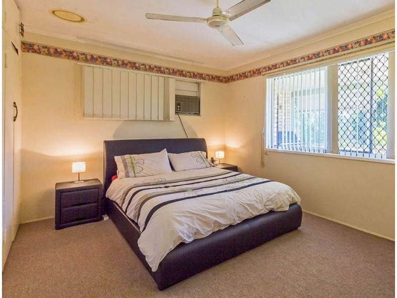 2 Malvern Street, Albany Creek QLD 4035