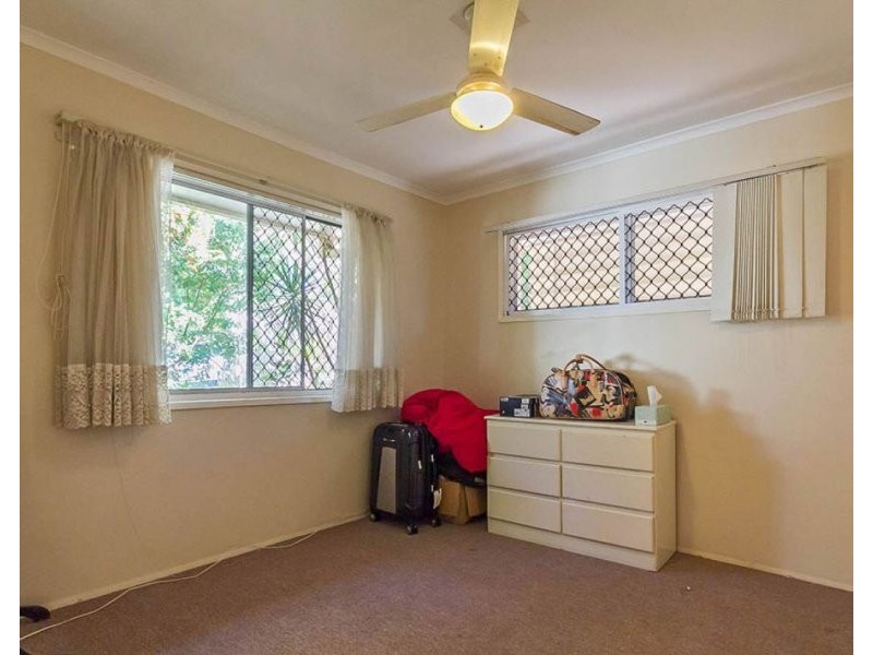 2 Malvern Street, Albany Creek QLD 4035