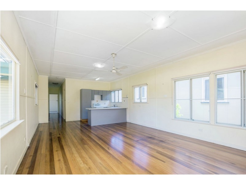 31 Percy St, Redcliffe QLD 4020