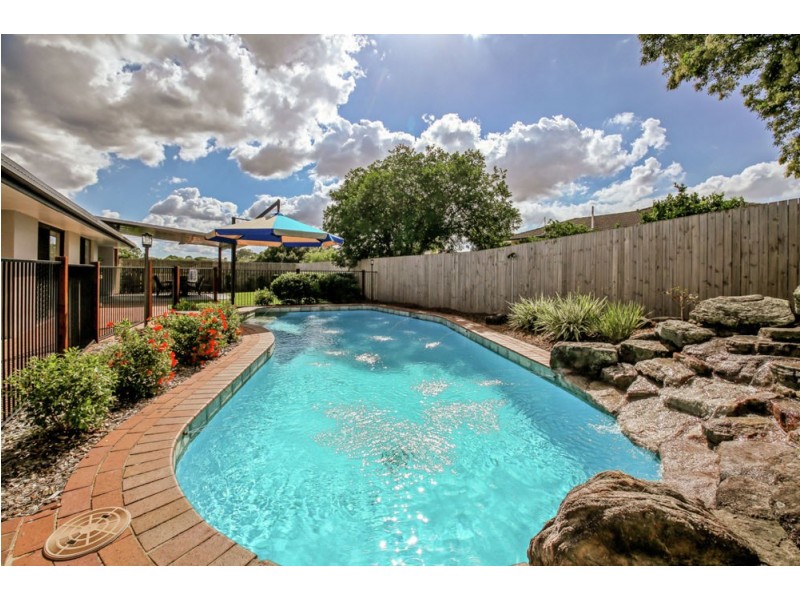 33 Claret Street, Carseldine QLD 4034