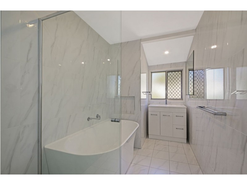 22 Albany Creek Road, Aspley QLD 4034