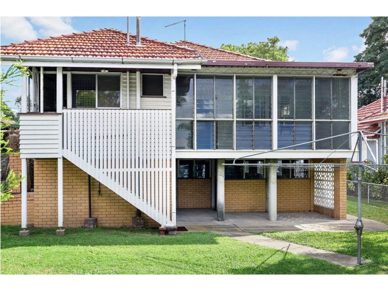 99 South Pine Road, Alderley QLD 4051