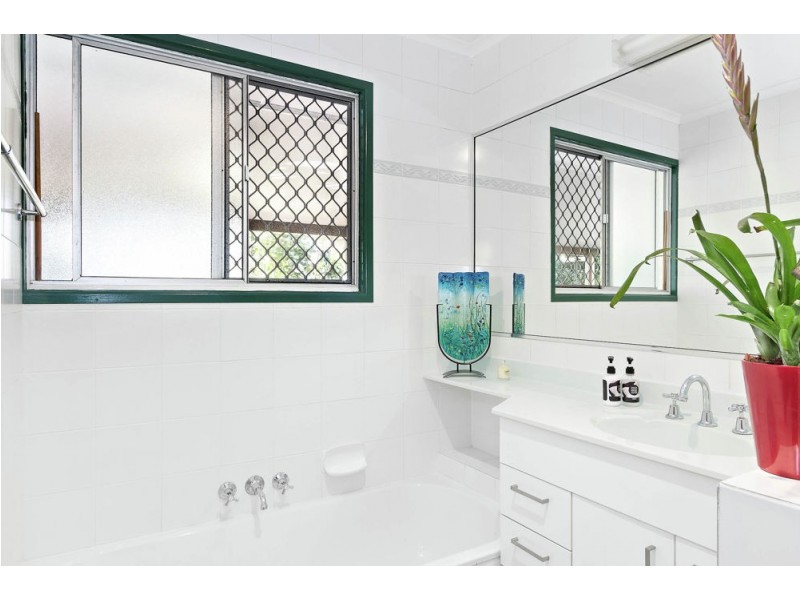 12 Olakuna Crescent, Ferny Hills QLD 4055