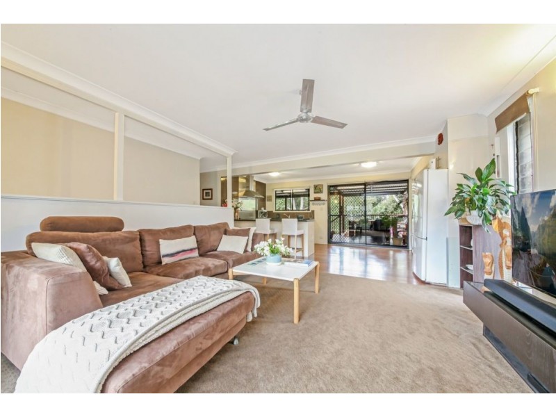 22 Folkstone Avenue, Albany Creek QLD 4035