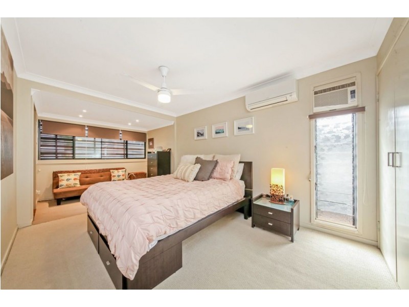 22 Folkstone Avenue, Albany Creek QLD 4035