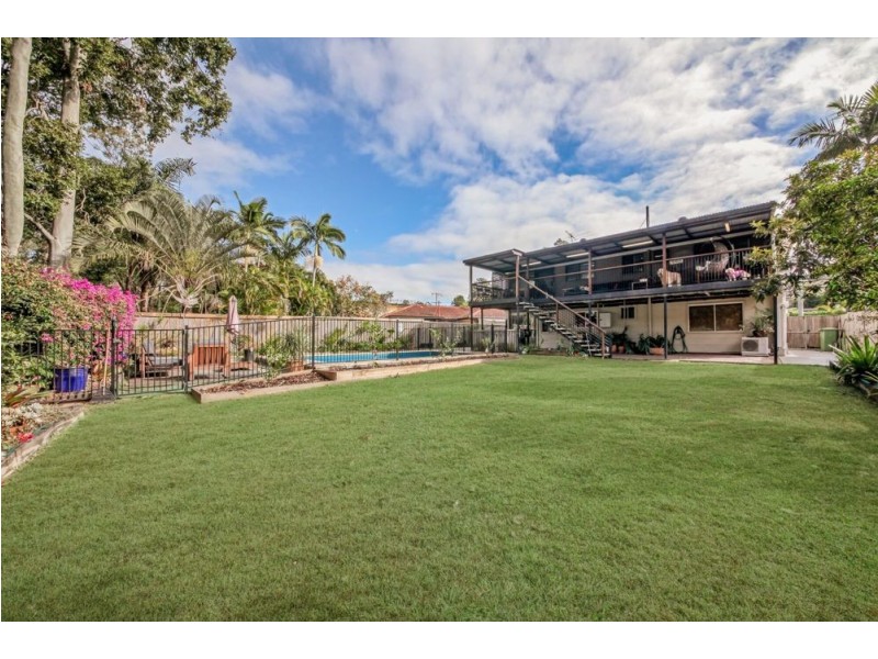 22 Folkstone Avenue, Albany Creek QLD 4035