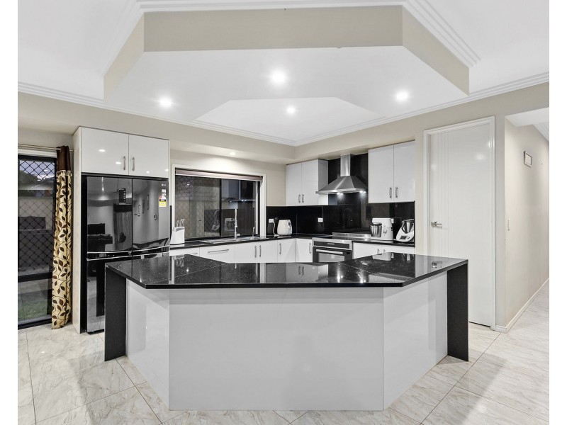 8 Nielson Street, Chermside QLD 4032