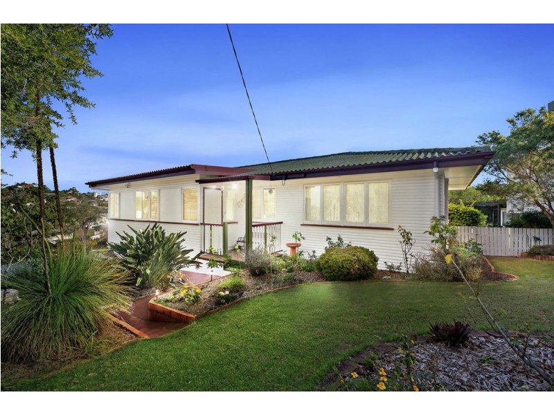 10 Landscape Street, Stafford Heights QLD 4053