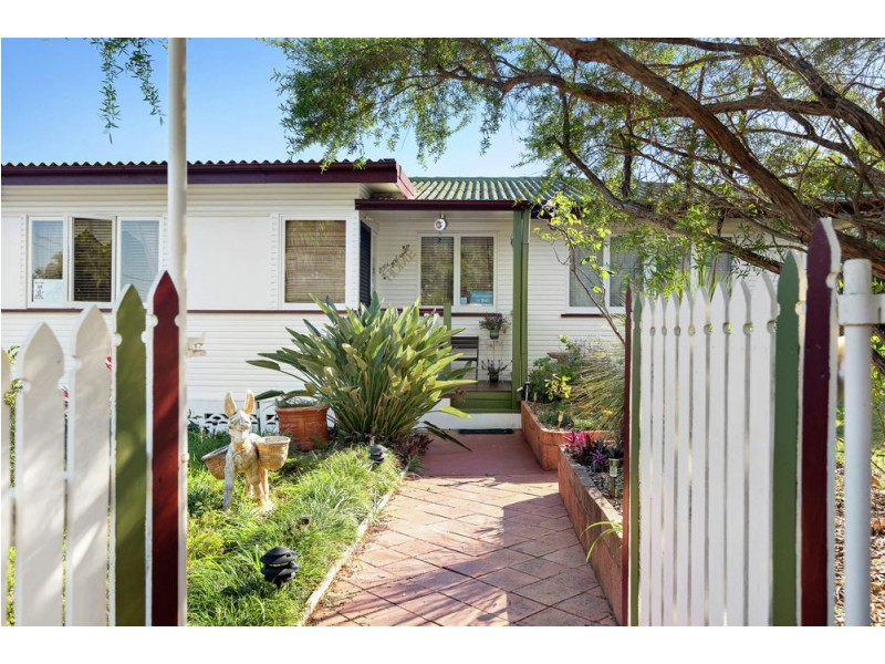 10 Landscape Street, Stafford Heights QLD 4053