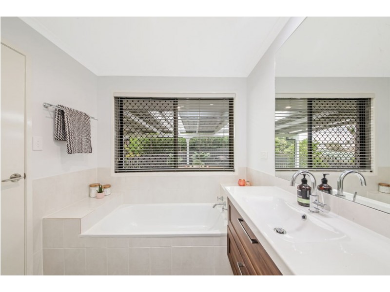 38 Bunya Park Drive, Eatons Hill QLD 4037