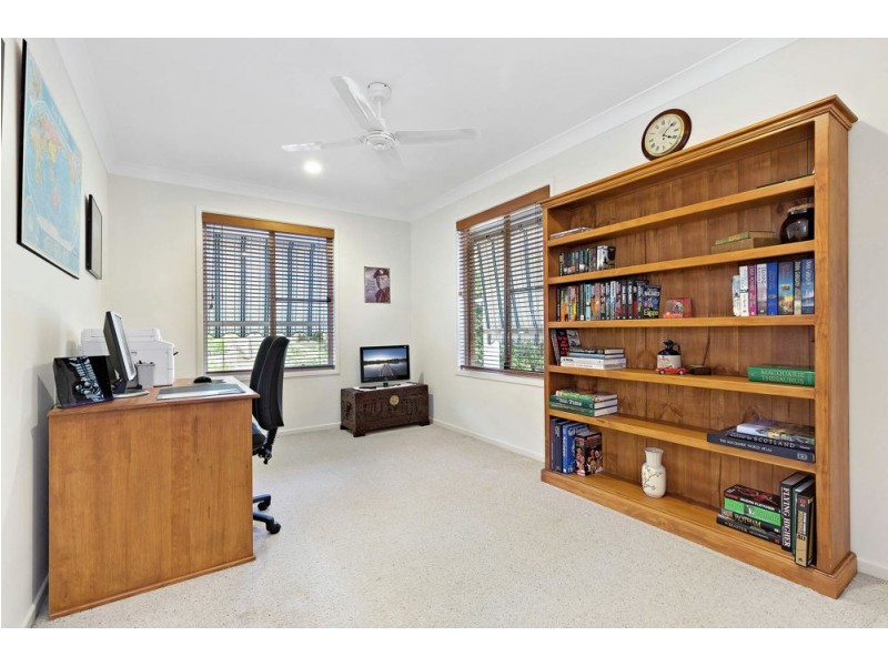 25 Explorer Drive, Albany Creek QLD 4035