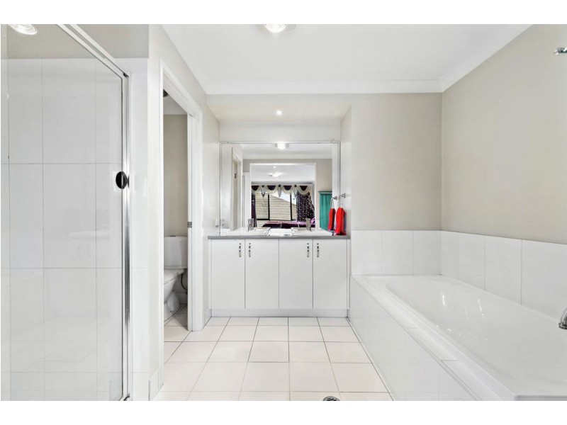 23 Apulia Place, Bridgeman Downs QLD 4035