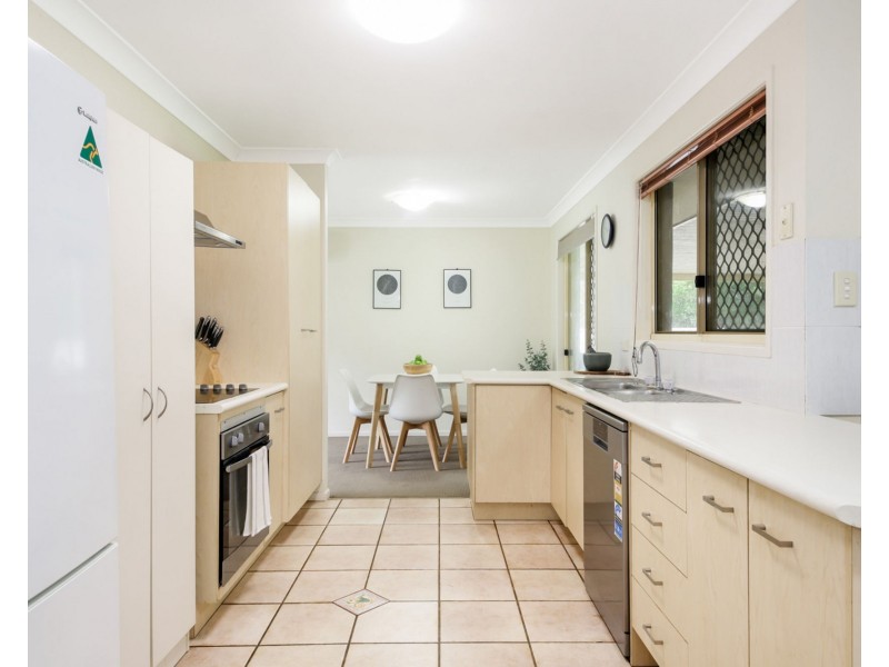 8 Ilona Place, Eatons Hill QLD 4037