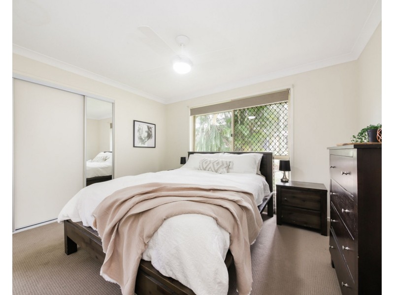 8 Ilona Place, Eatons Hill QLD 4037