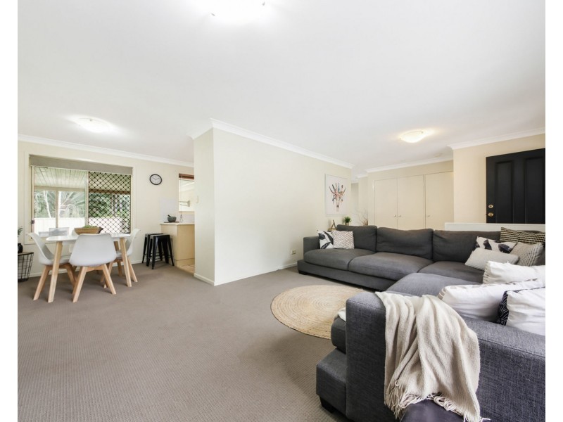 8 Ilona Place, Eatons Hill QLD 4037