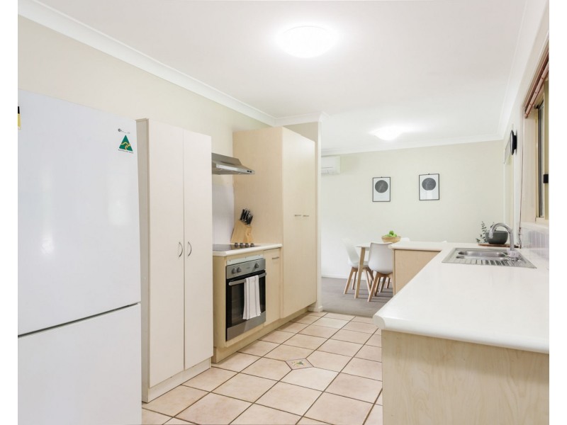 8 Ilona Place, Eatons Hill QLD 4037