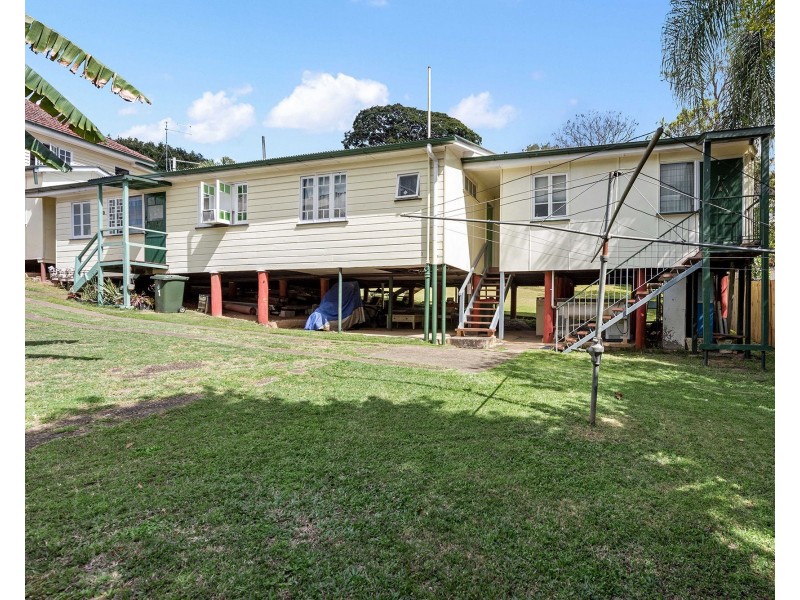 17 Rougham Street, Windsor QLD 4030