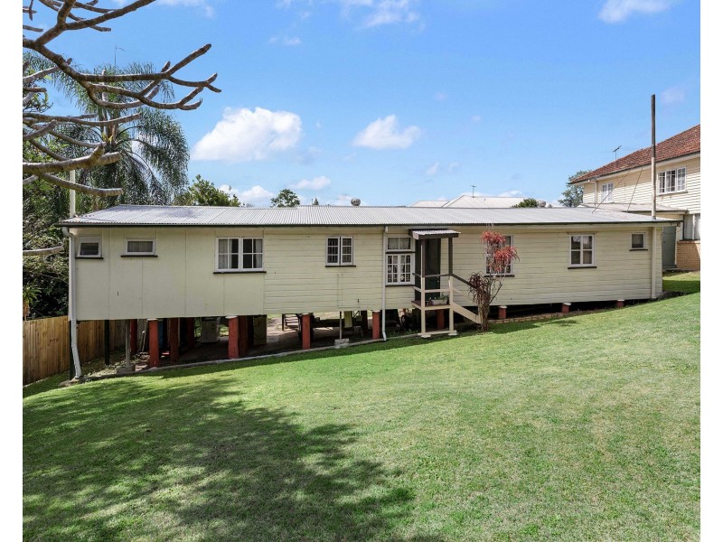 17 Rougham Street, Windsor QLD 4030