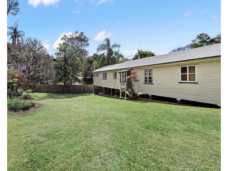 17 Rougham Street, Windsor QLD 4030