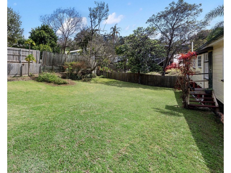 17 Rougham Street, Windsor QLD 4030