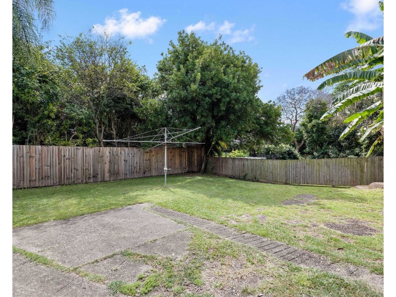 17 Rougham Street, Windsor QLD 4030