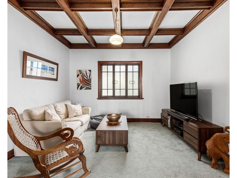 17 Rougham Street, Windsor QLD 4030