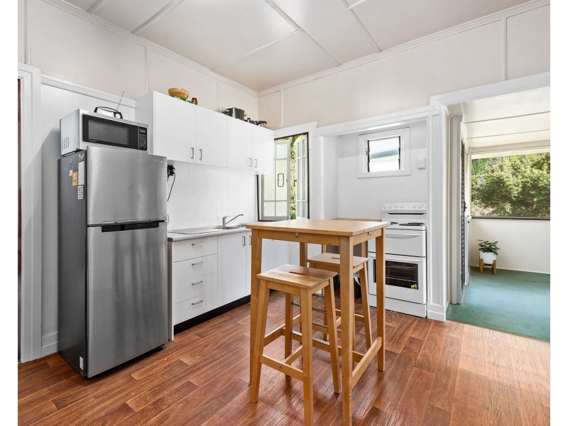 17 Rougham Street, Windsor QLD 4030