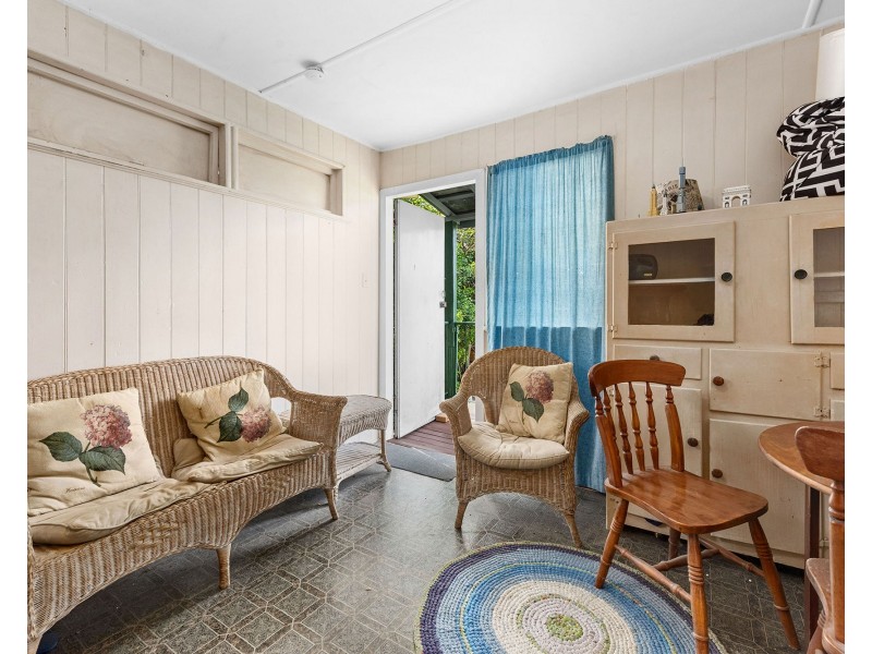 17 Rougham Street, Windsor QLD 4030