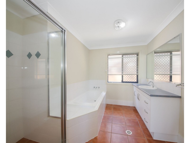 151 Saturn Crescent, Bridgeman Downs QLD 4035