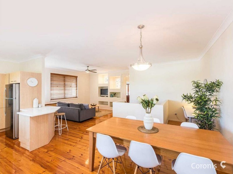 25 Thynne Avenue, Norman Park QLD 4170