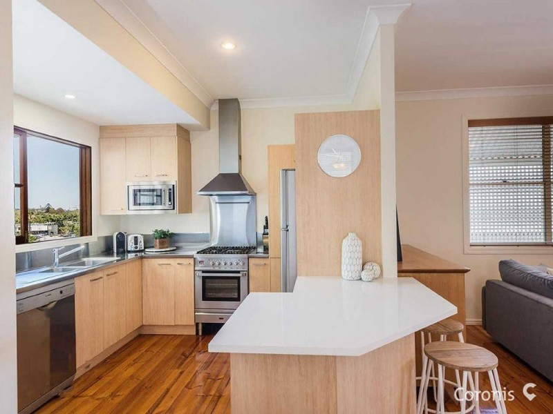 25 Thynne Avenue, Norman Park QLD 4170