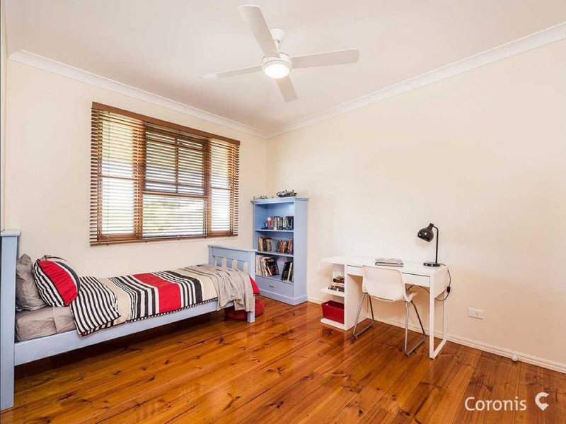 25 Thynne Avenue, Norman Park QLD 4170
