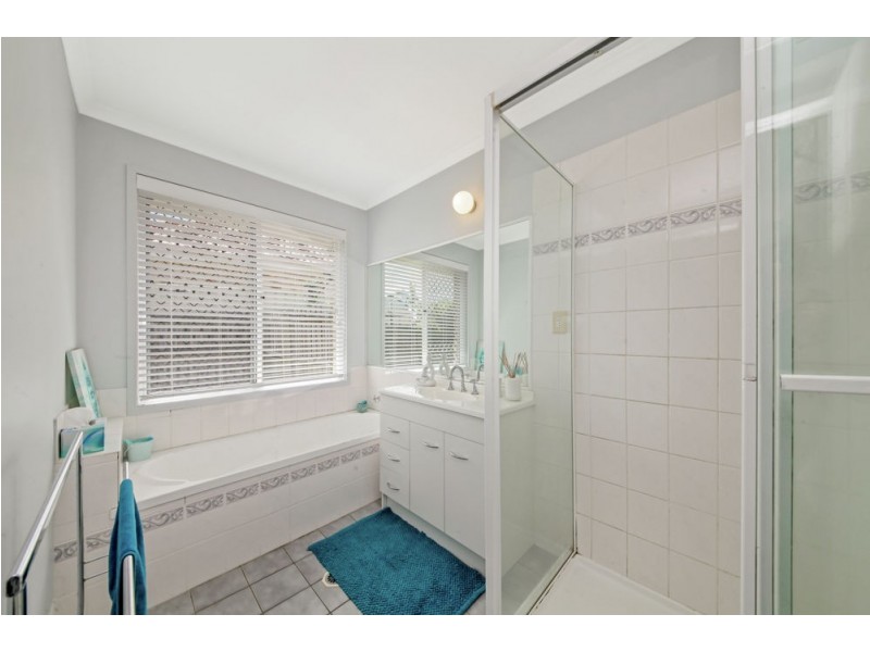 8 Camphor Laurel Close, Fitzgibbon QLD 4018