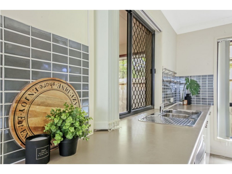 17 Booyong Place, Bridgeman Downs QLD 4035