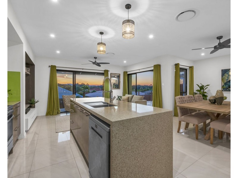 19 Beazley Circuit, Bridgeman Downs QLD 4035