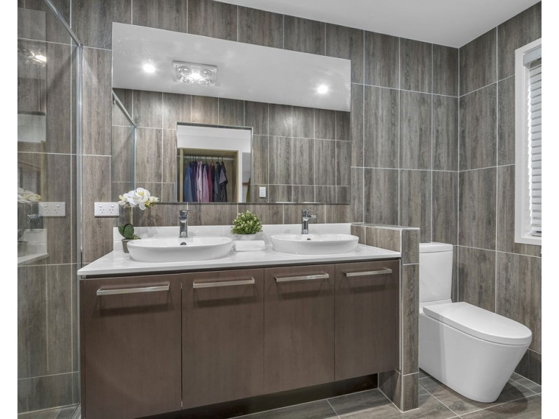 19 Beazley Circuit, Bridgeman Downs QLD 4035