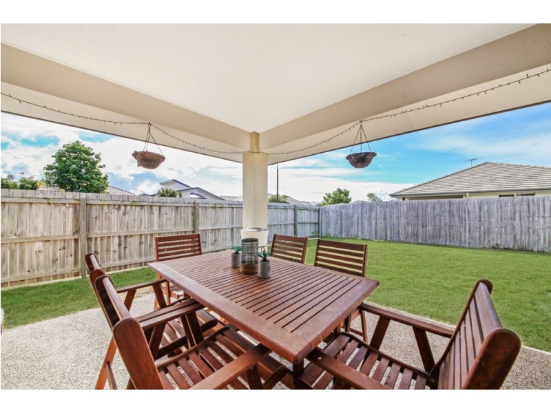 14 Cascades Street, North Lakes QLD 4509