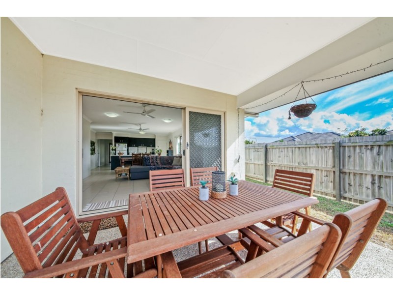 14 Cascades Street, North Lakes QLD 4509