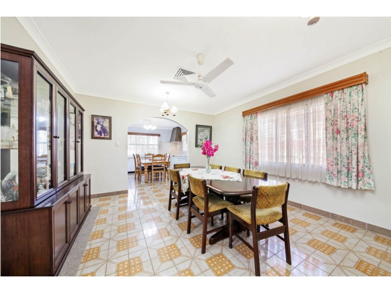 16 Whites Road, Chermside West QLD 4032