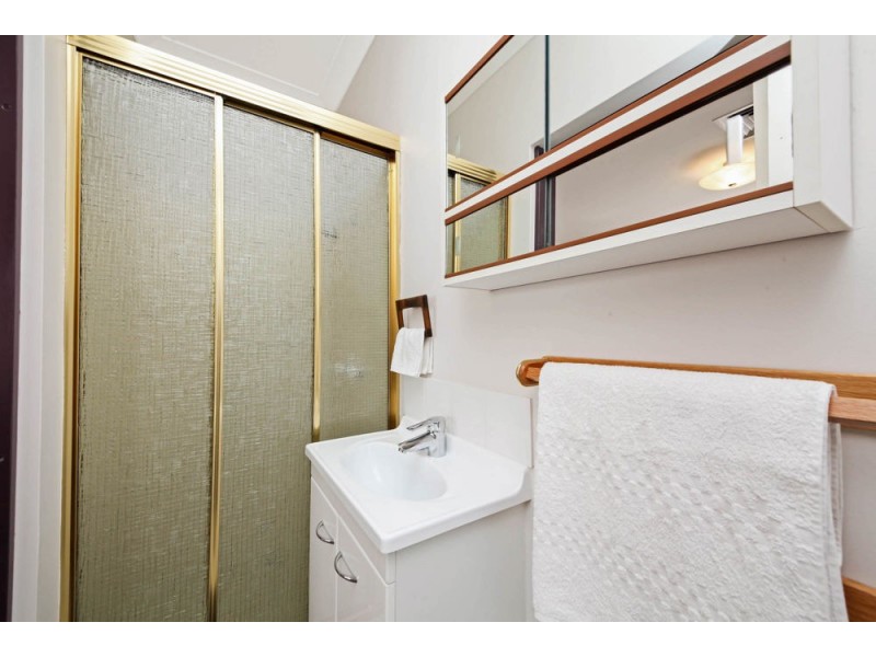 16 Whites Road, Chermside West QLD 4032