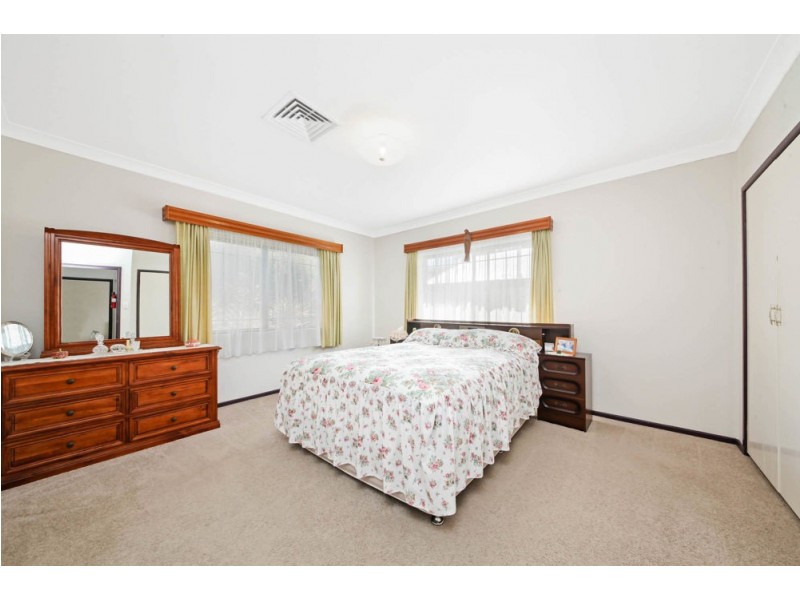 16 Whites Road, Chermside West QLD 4032