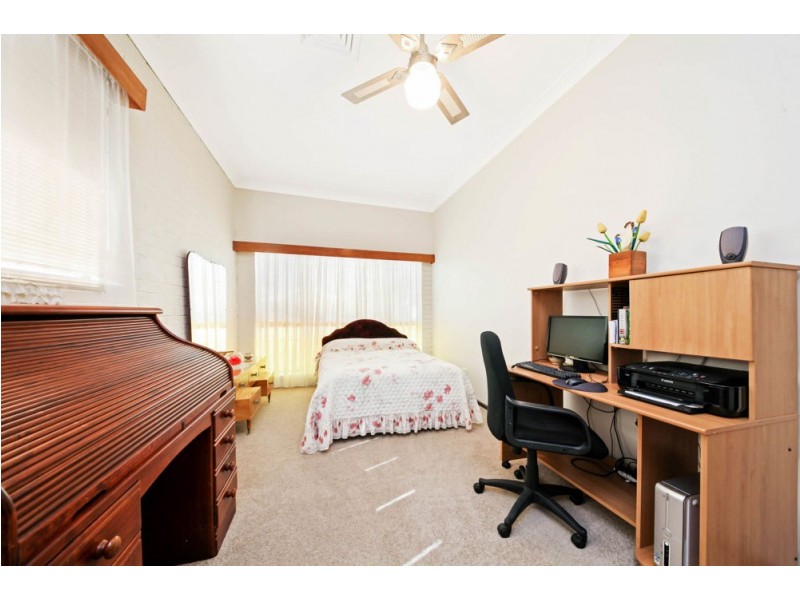 16 Whites Road, Chermside West QLD 4032